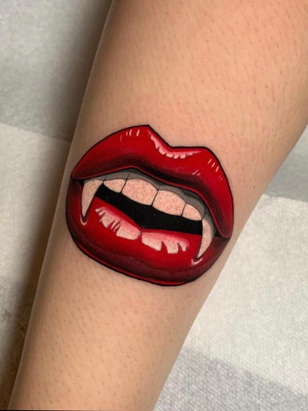 Vampire lips