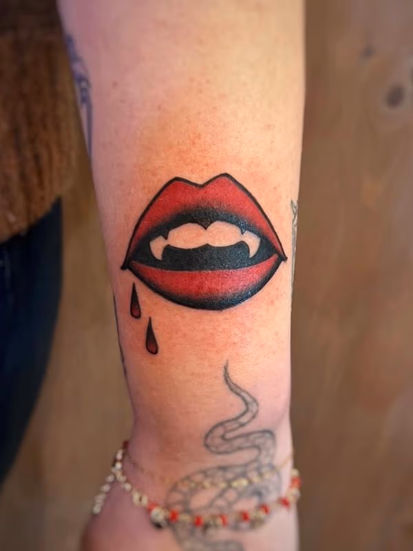 Vampire lips