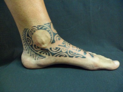 Polynesian foot inside