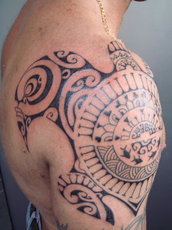 Polynesian turtle on shoulder back