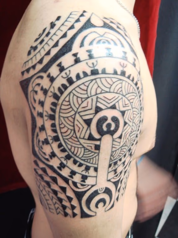 Polynesian shoulder
