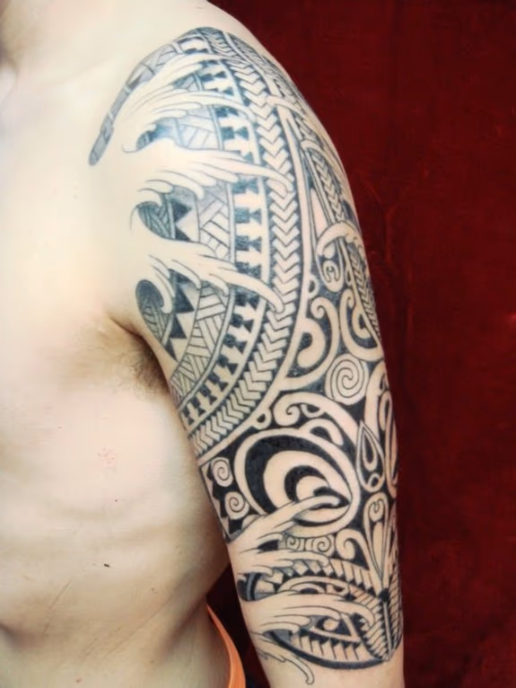 Polynesian with waves