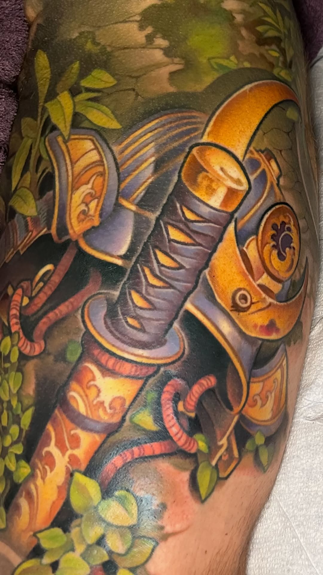 Female warrior seppuku scene, full leg sleeve