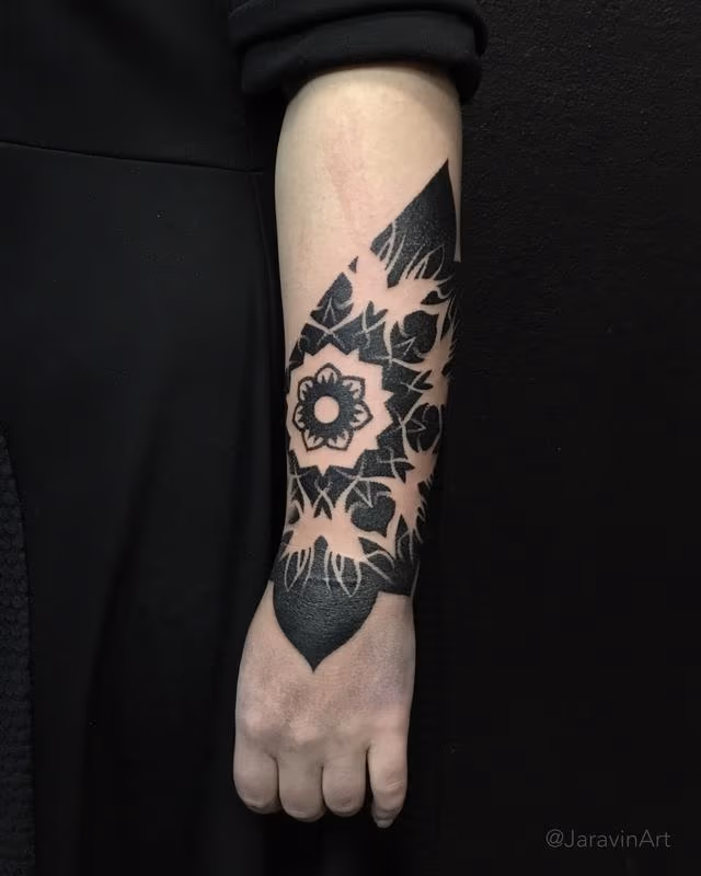 Geometric Dotwork Flowers