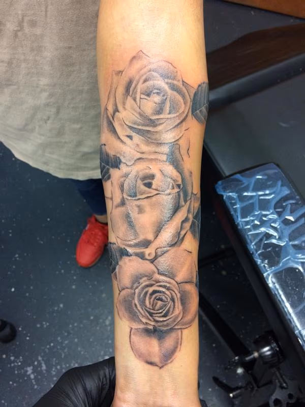Black and grey roses