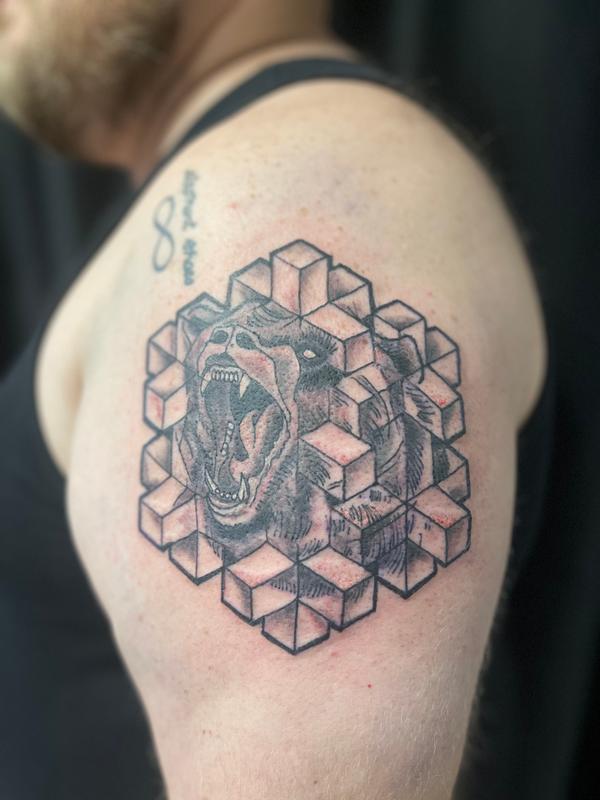 Geometric bear