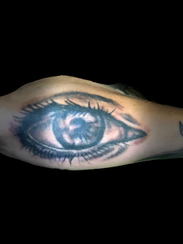EYE