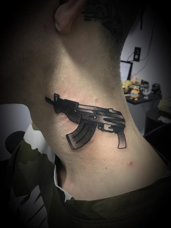 Neck Gun