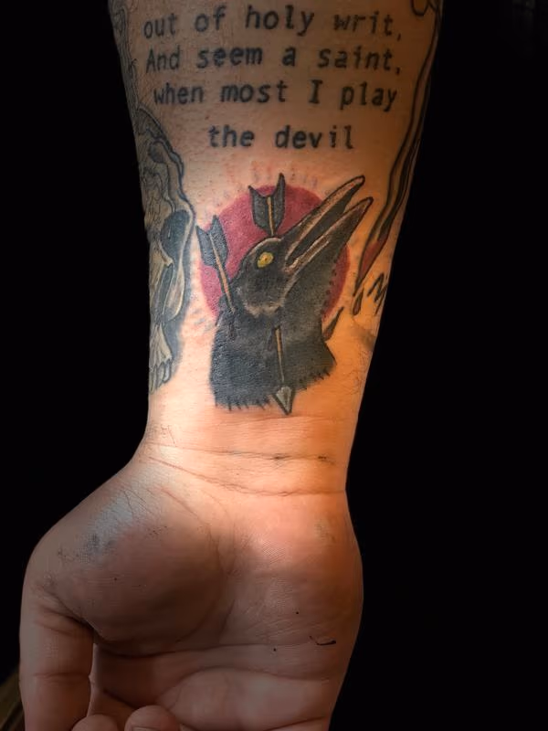Raven head