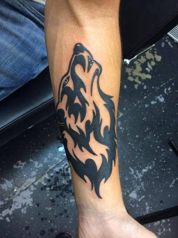 Black work wolf