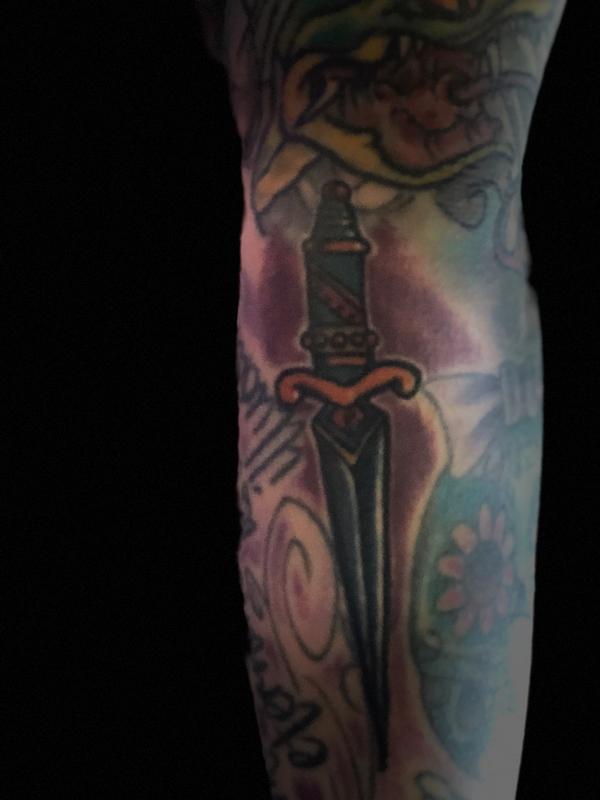 Dagger filler