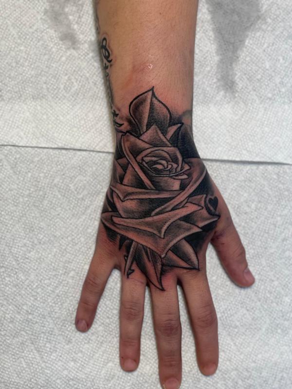 Hand rose