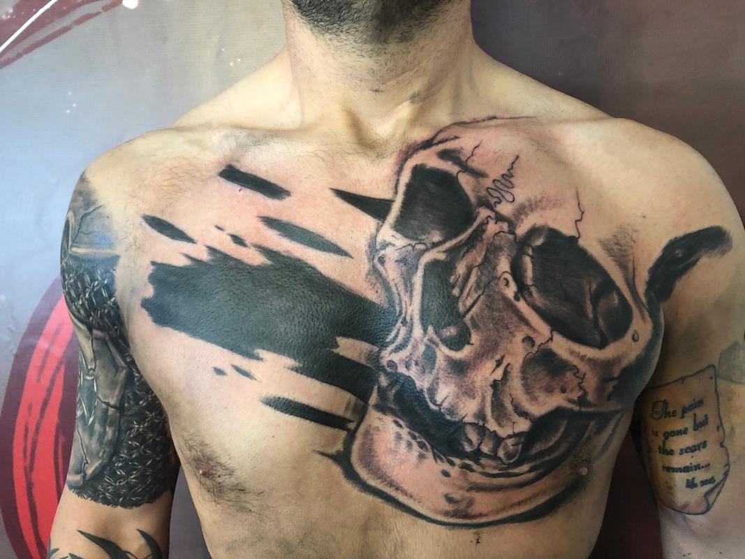 skull chest piece