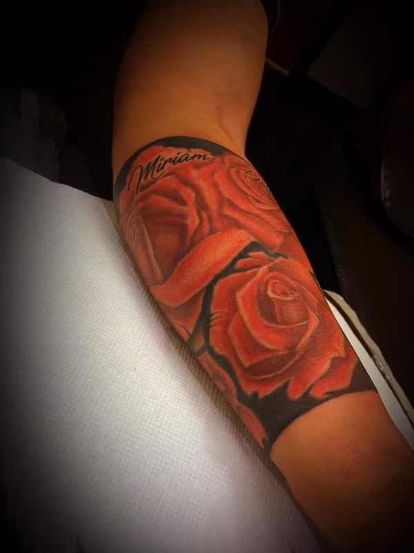 Warp around roses and black band
