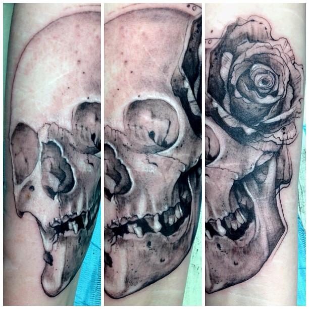 skull and rose