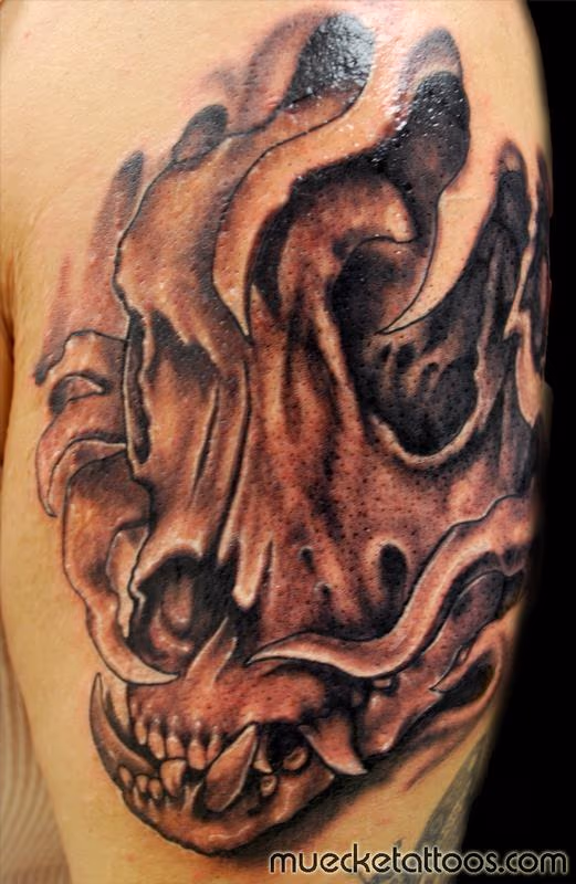 Muecke Tattoo Dog Skull