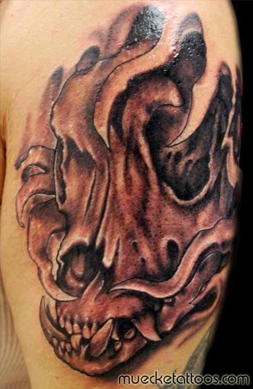 Muecke Tattoo Dog Skull