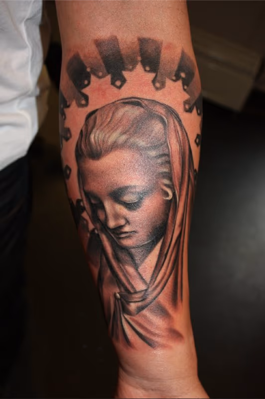 Section of Ray's arm, Mary