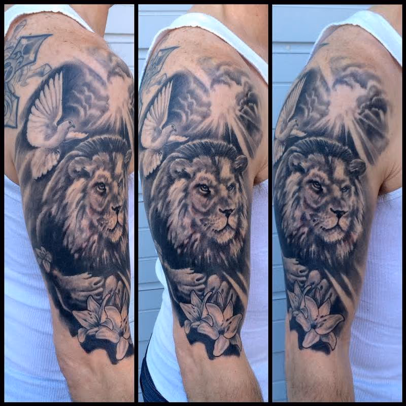 Lion half sleeve