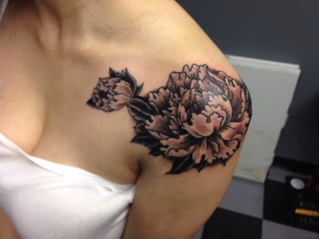 Shoulder Flowers