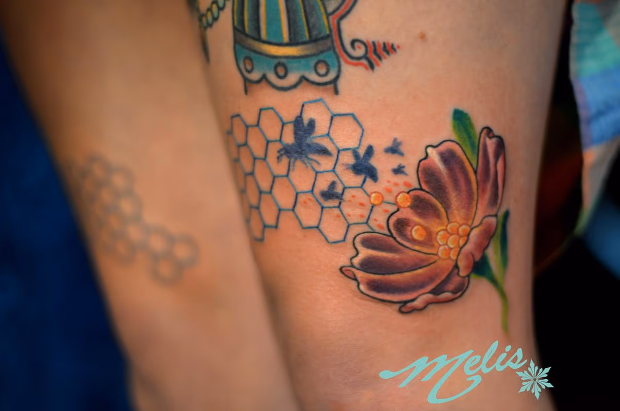 The Bee's Knee's Cosmo