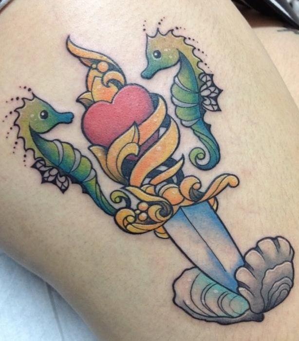 Love Dagger opening an oyster