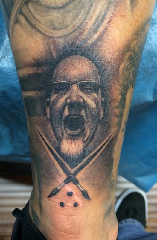 Bob Tyrrell Sullen Badge on leg