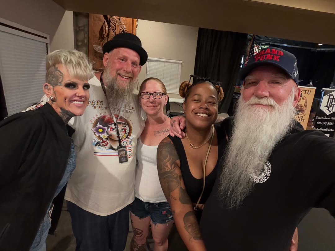 Good times at the @legends_tattoo_show this weekend! Happy Memorial Day weekend y’all. 🇺🇸🇺🇸🇺🇸💜💜💜 @smith4217 @je