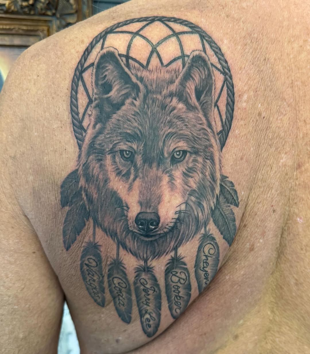 Wolf dreamcatcher with feather script, shoulder