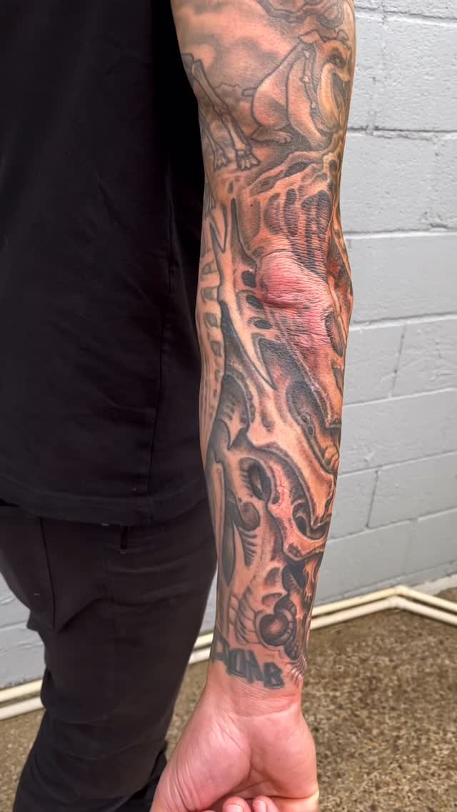Biomechanical half sleeve with depth and dimension