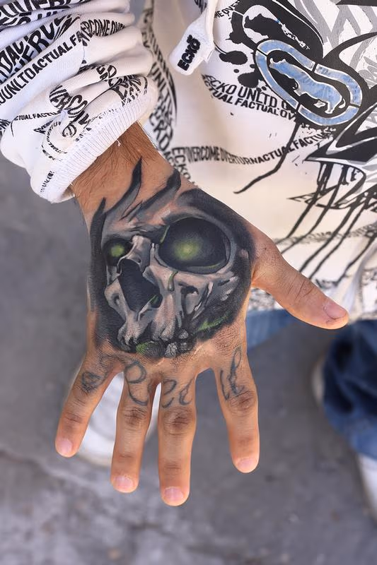 Skull hand, Antonio Proietti