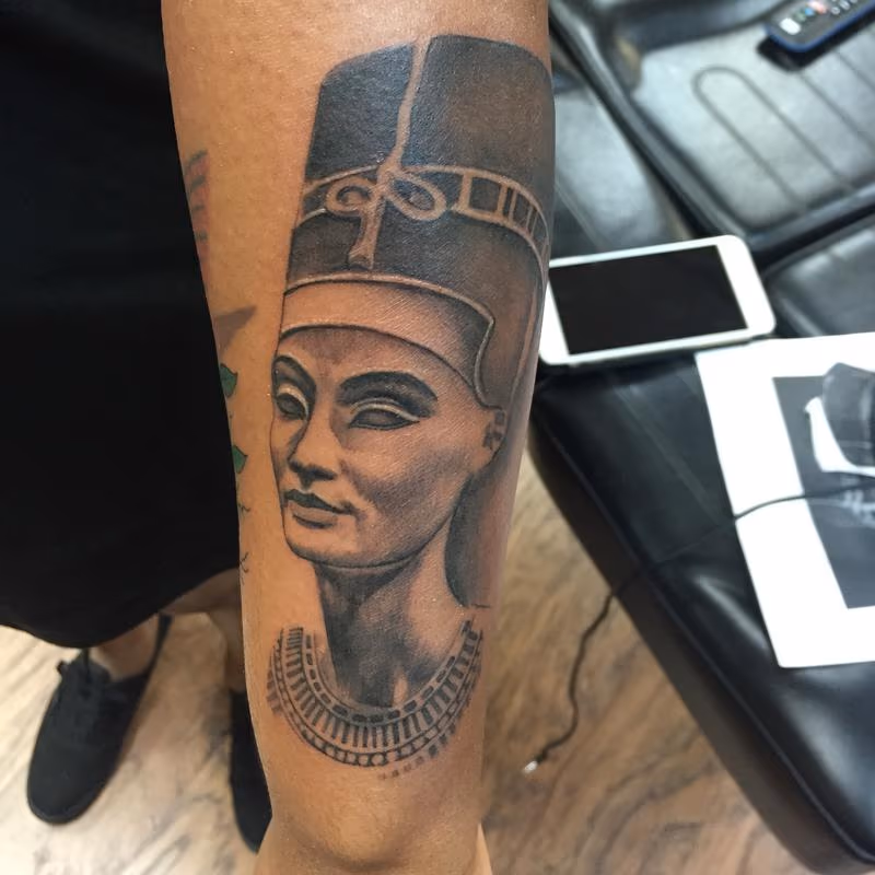 Black And Gray Nefertiti Egyptian Queen
