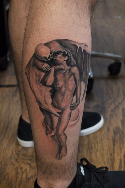 Black And Grey Kiss of Death Leg Piece
