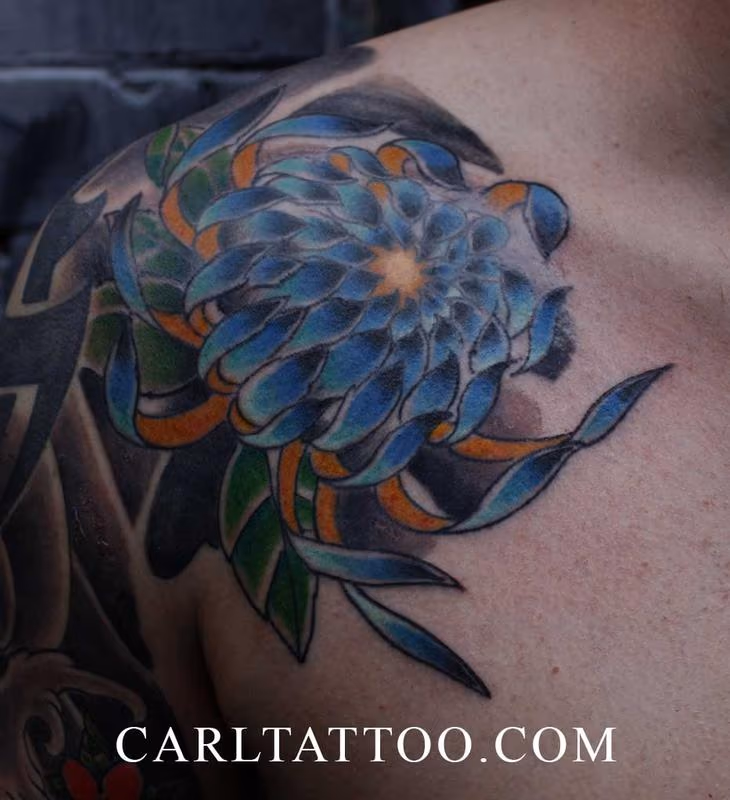 chrysantemum tattoo by carl