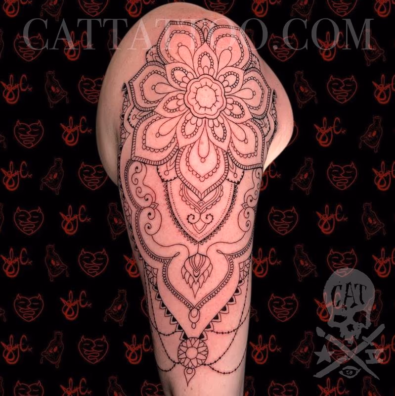 Geometric sleeve