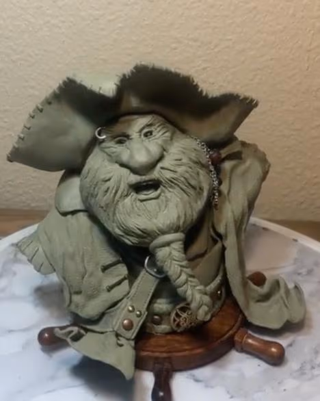 Mad Beard, Pirate sculpture.