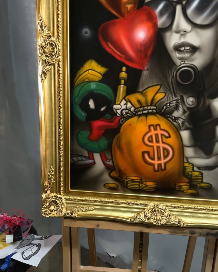 Airbrush painting: Marvin the Martian & pin-up