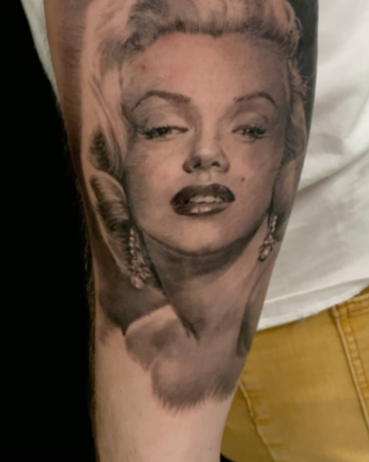 Marilyn Monroe black-and-grey portrait, forearm