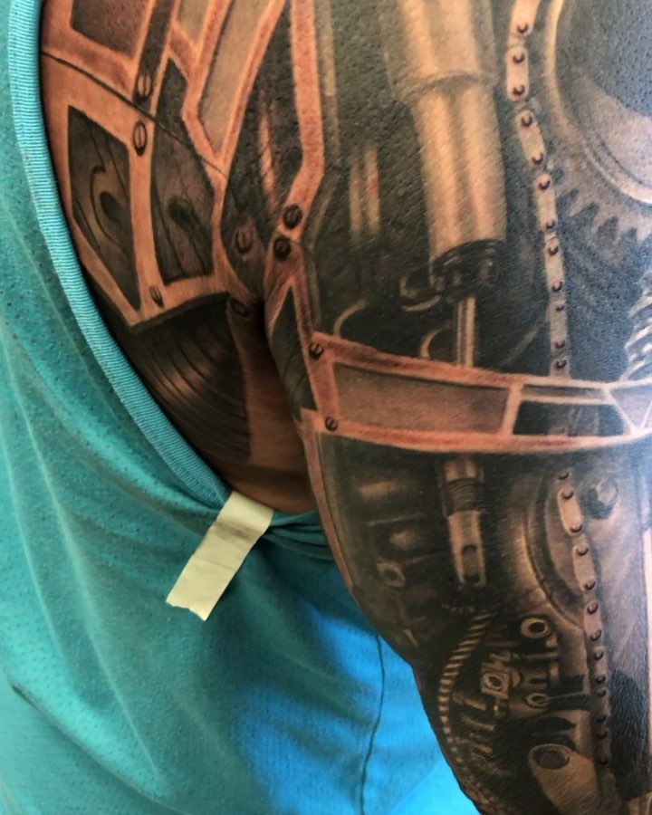 Biomechanical black-and-grey sleeve