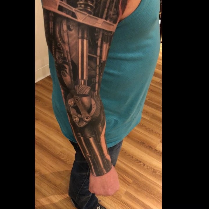 Biomechanical full sleeve in black-and-grey