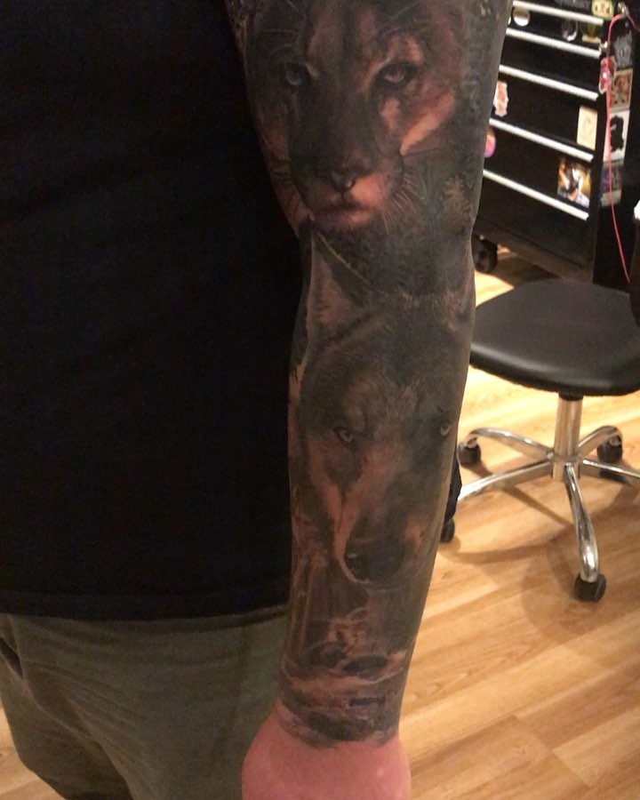 Black-and-grey wolf and mountain lion sleeve