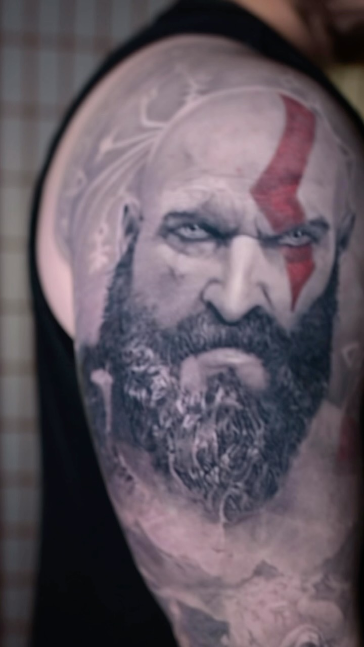 Kratos God of War portrait sleeve, black & grey