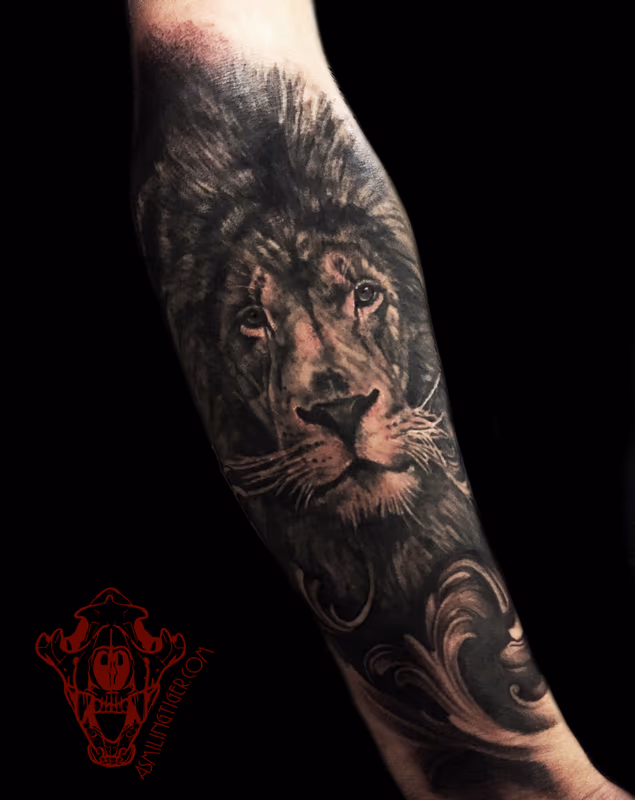 Realism Lion in Black and Grey