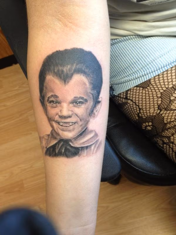 Eddy monster balck and gray portrait