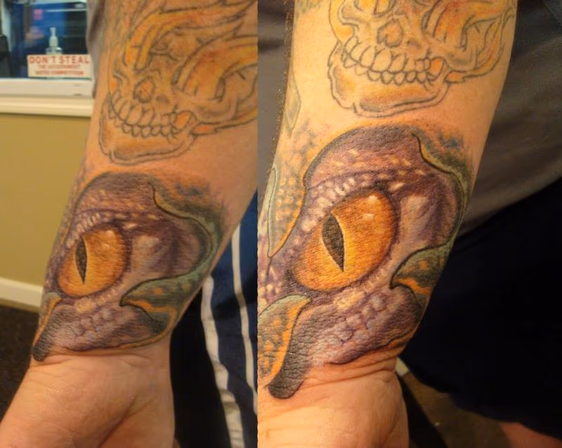 lizard eye color tattoo