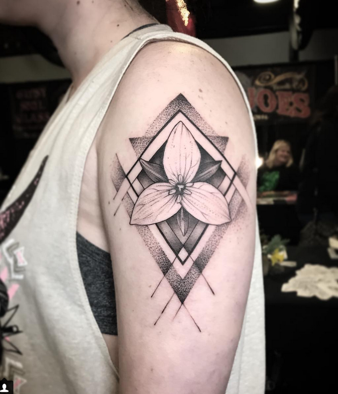 Trillium and Geometry on Arm. Instagram @MichaelBalesArt
