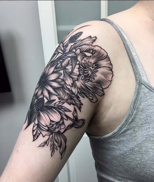 Mixed Floral on Shoulder- Instagram @michaelbalesart