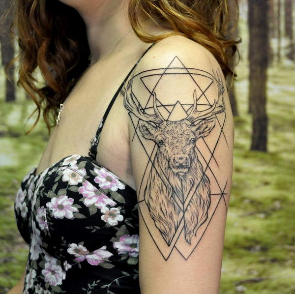 Geometric Stag on Shoulder- Instagram @michaelbalesart