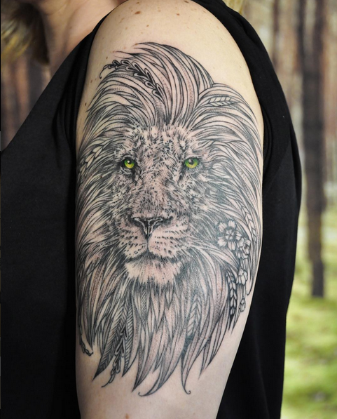 Black and Gray Lion on Shoulder- Instagram @michaelbalesart