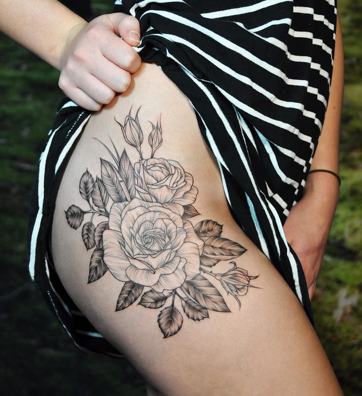 Floral on Thigh- Instagram @michaelbalesart
